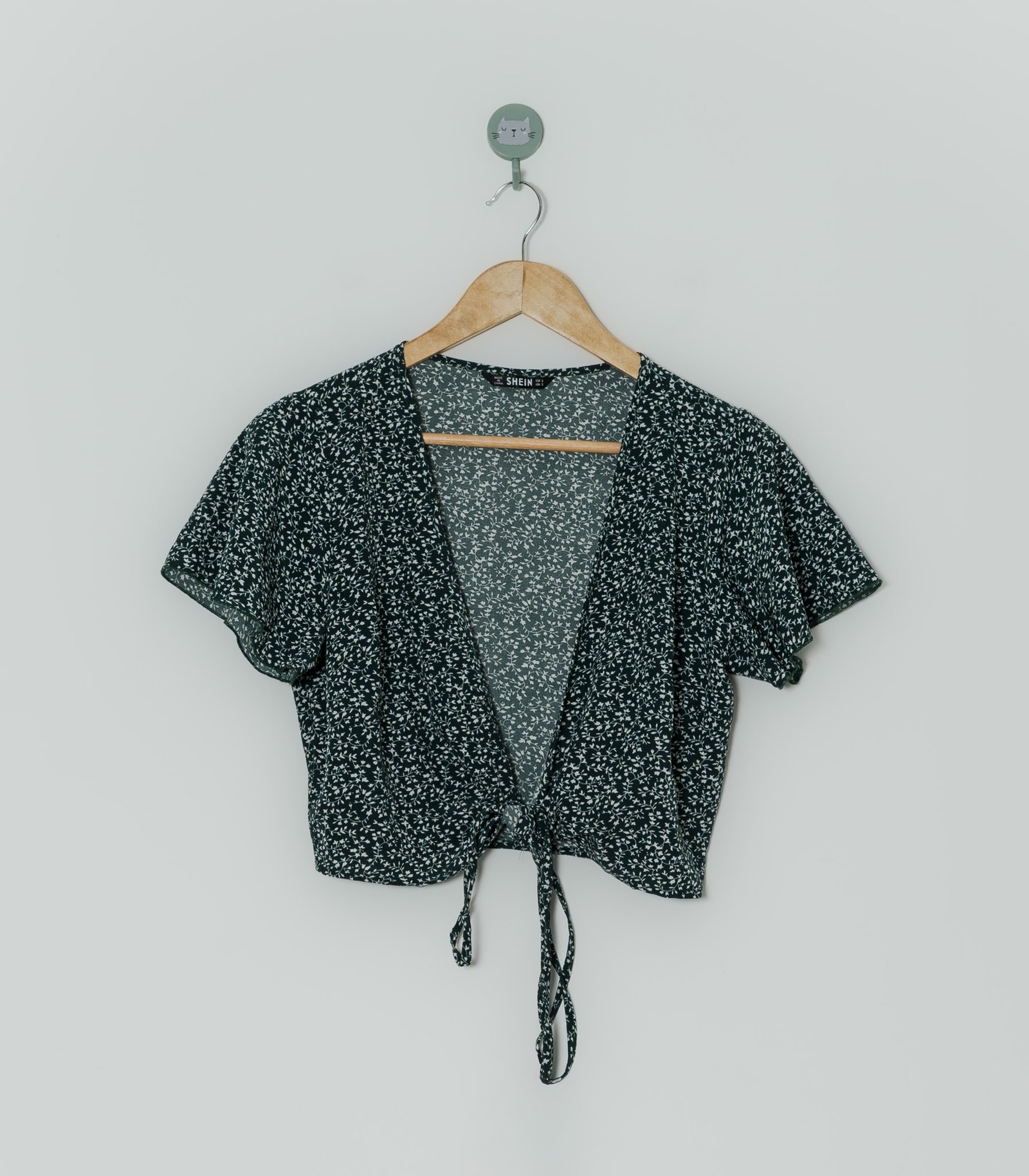 CROP TOP VERDE FLORES  SHEIN  S