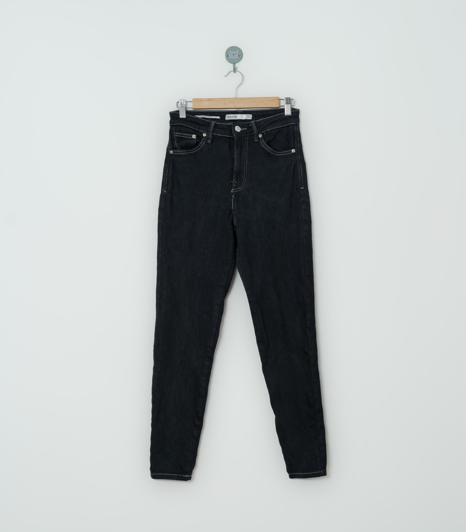 JEAN NEGRO  BERSHKA  06