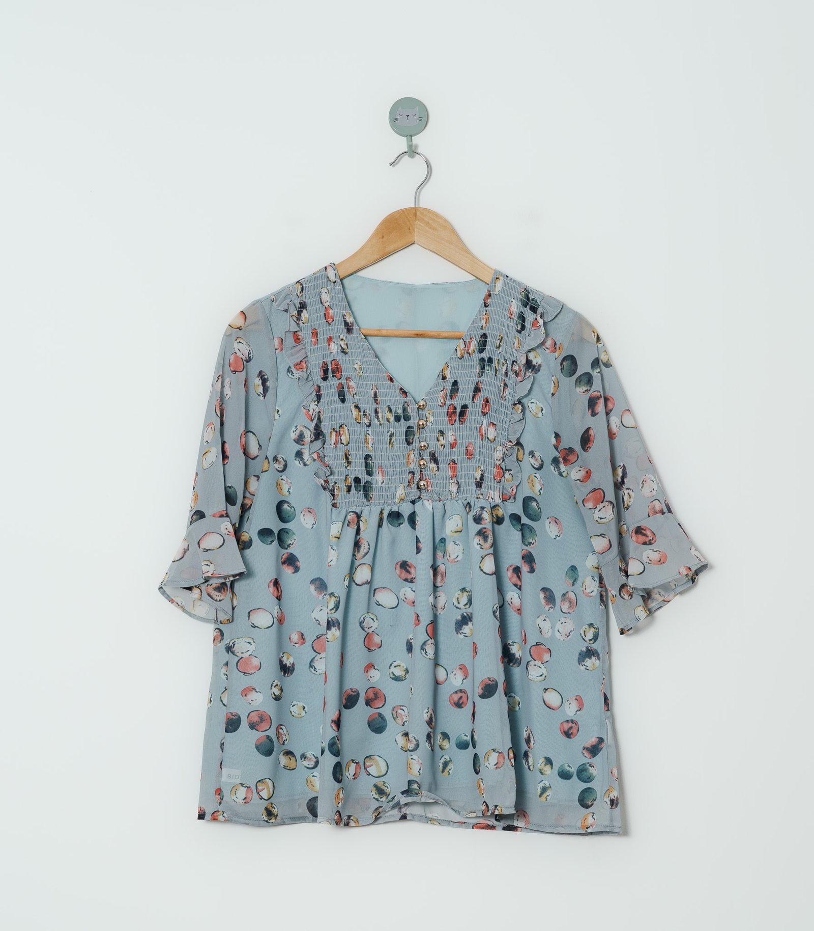BLUSA AZUL CON CÍRCULOS DE COLORES  S