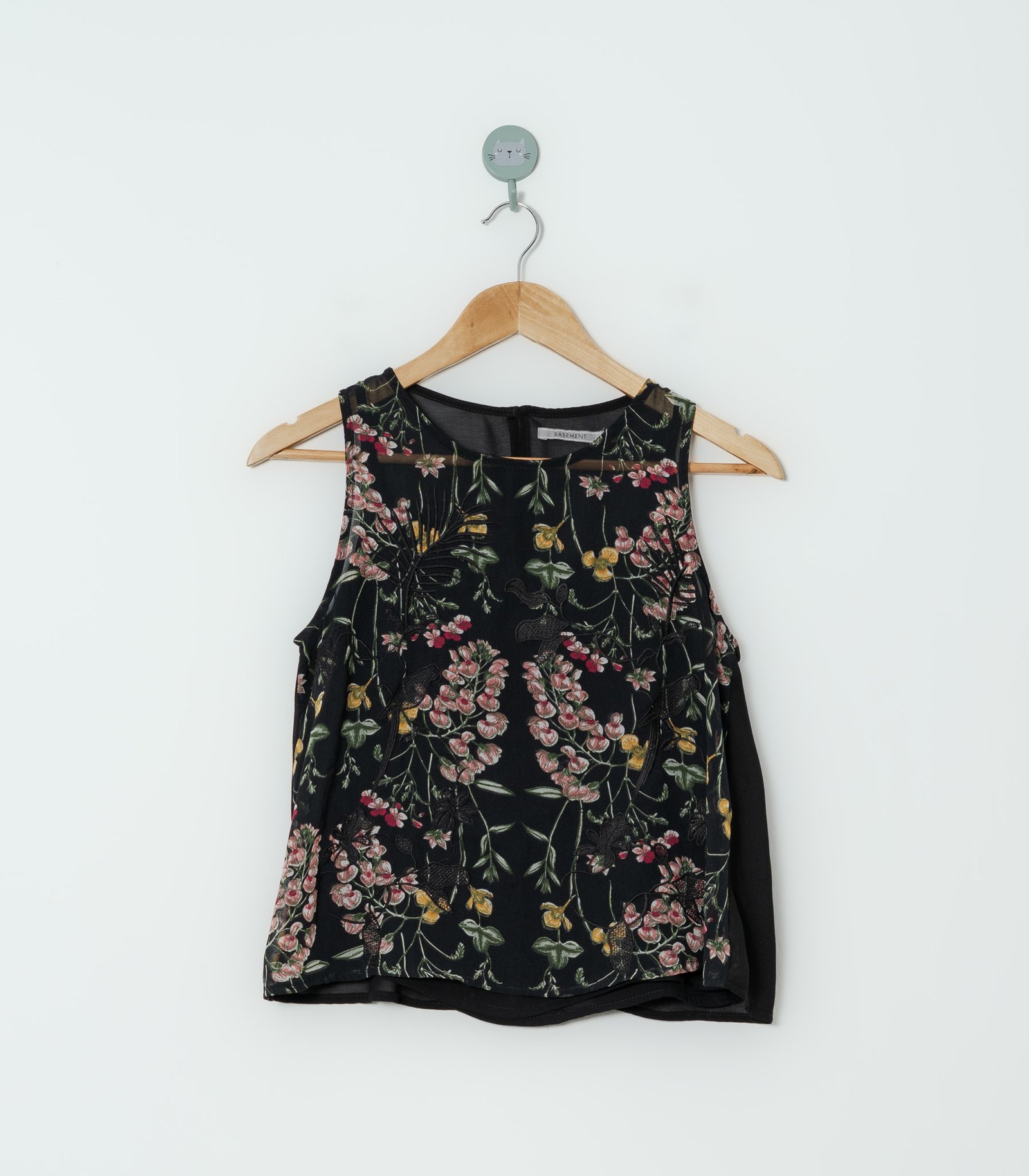 BLUSA NEGRA FLORES  BASEMENT  M