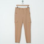 PANTALÓN BEIGE  DISTRITO 5  L