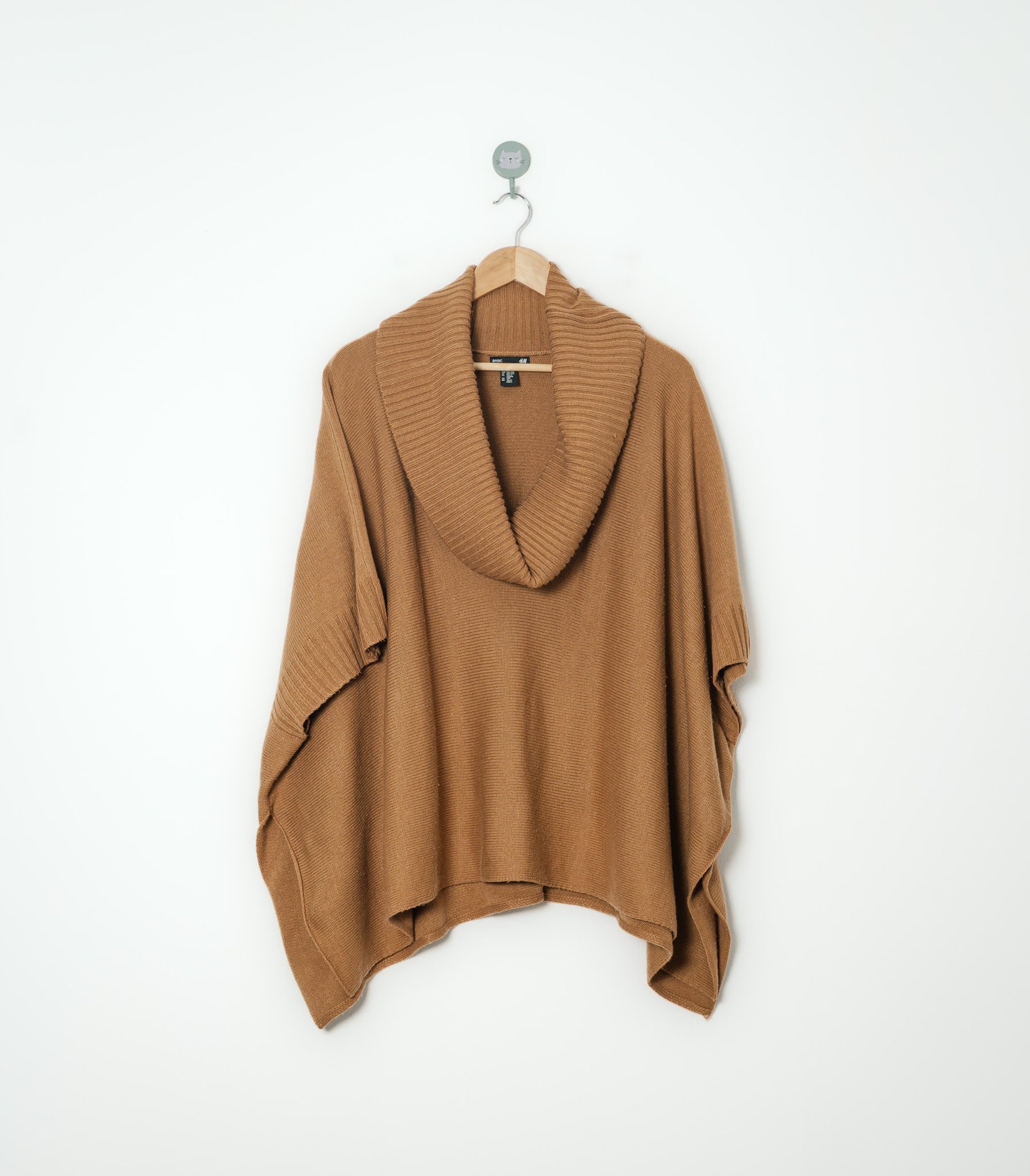 Poncho  HyM  U